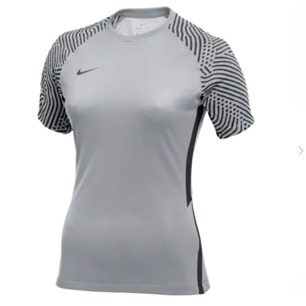 NWT Nike Strike 2 Women's Soccer Jersey Size Medium